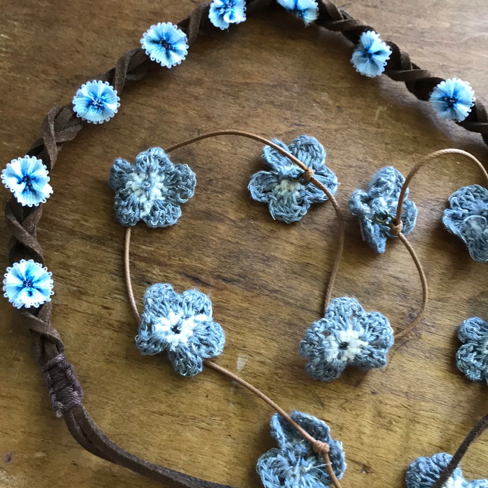 American Eagle Jewelry Bundle (necklace + hairband